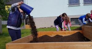 Prispevek-Lokalno kroženje hranil-Ekološki vrtovi_Kompost